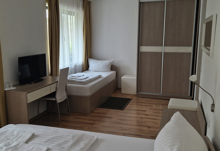 Beispiel eines Dreibettzimmers im Schwanen Resort in Baiersbronn