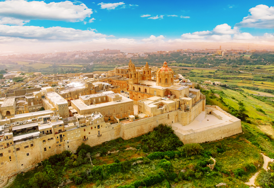 Freuen Sie sich auf den Besuch der imposanten Festungsstadt Mdina.