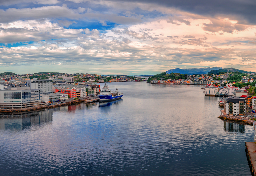 Auf einer Panoramatour kommen Sie in den Genuss toller Ausblicke auf Kristiansund.