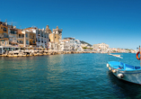 Der bezaubernde Fährhafen Porto d'Ischia