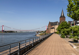 Emmerich mit Blick auf die Rheinbrücke