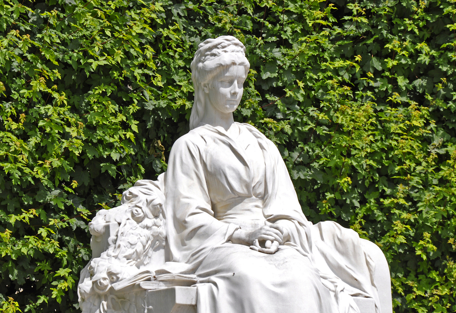 In Wien wandern Sie auf den Spuren der beliebten Kaiserin Elisabeth.