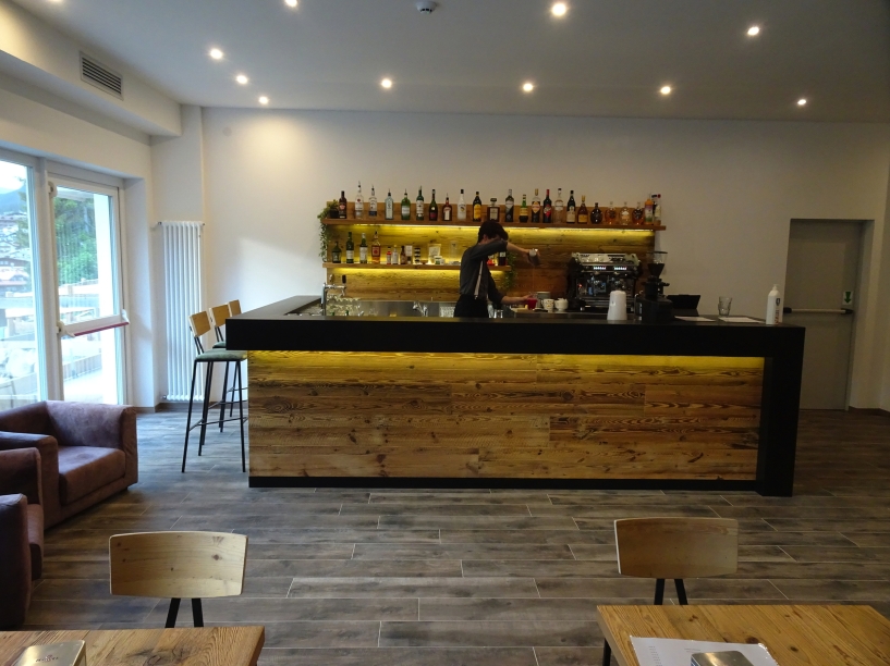 Freuen Sie sich auf erfrischende Getränke und Cocktails in der Hotelbar. 