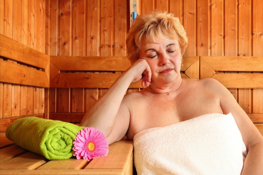 Entspannen Sie in der Sauna.