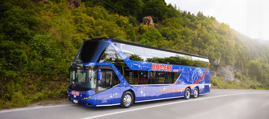 Sie reisen bequem mit dem Reisebus bis nach Genua und zurück nach Deutschland (Beispiel Reisebus). 