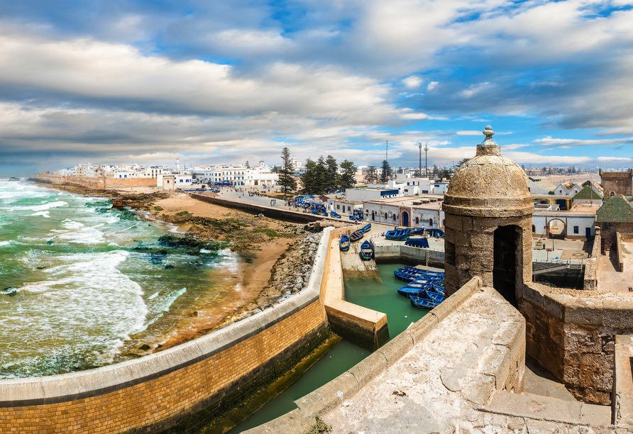 Die Hafenbastion von Essaouira empfängt Sie mit traumhaften Ausblicken.
