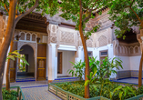 Der Bahia-Palast in Marrakesch verzaubert mit seinen herrlichen Gärten.