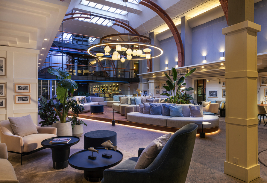 Das elegante und maritime Design des Hotels lädt zum Wohlfühlen ein.