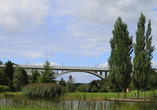 Die Streckbrücke befindet sich im herrlichen Pirmasenser Strecktalpark.