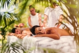 Gönnen Sie sich eine Pause bei einer wohltuenden Massage.