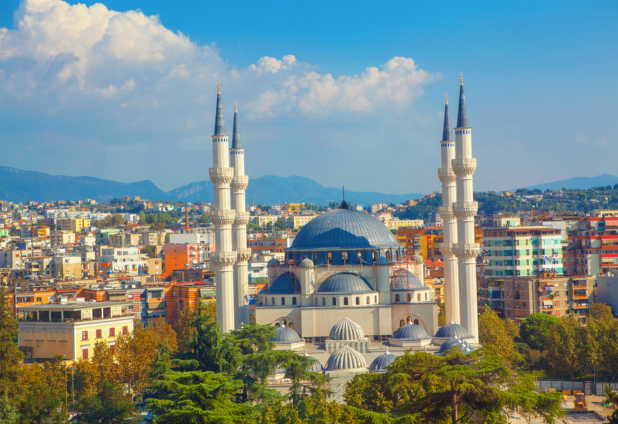 Die eindrucksvolle Et’hem-Bey-Moschee in Tirana