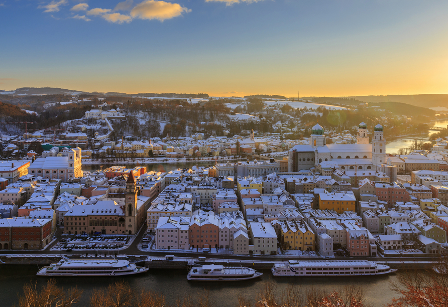 In der malerischen Drei-Flüsse-Stadt Passau beginnt und endet Ihre Flusskreuzfahrt auf der Donau.