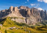 Die mächtige Felsgruppe Sella in den Dolomiten