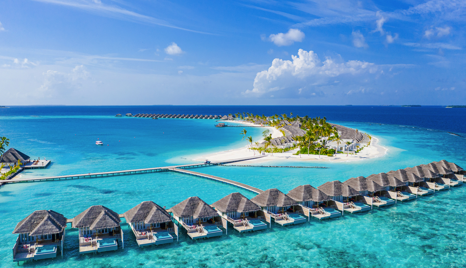 Die maledivischen Inseln und Resorts sind der Inbegriff vom Traumurlaub am Strand.