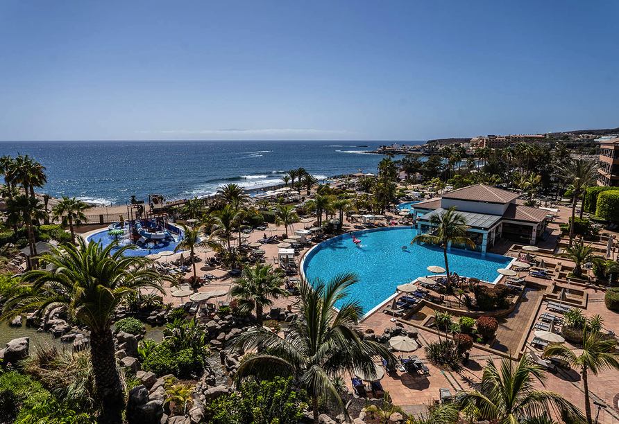 Ihre Reise beginnt mit einem erholsamen Badeurlaub im Hotel H10 Costa Adeje Palace auf Teneriffa.
