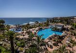 Ihre Reise beginnt mit einem erholsamen Badeurlaub im Hotel H10 Costa Adeje Palace auf Teneriffa.