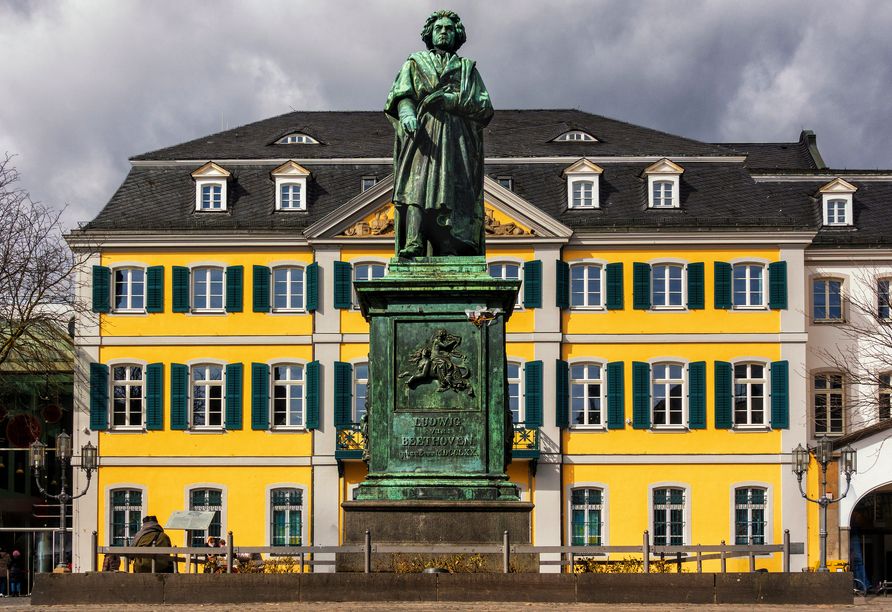 Ludwig van Beethovens Denkmal auf dem Bonner Münsterplatz