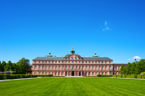 Das berühmte Residenzschloss Rastatt und seine weitläufige Parkanlage erwarten Sie direkt vor Ihrem Hotel.