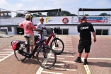 Nehmen Sie Ihr eigenes Fahrrad mit an Bord oder leihen Sie sich gegen einen Aufpreis ein Rad.