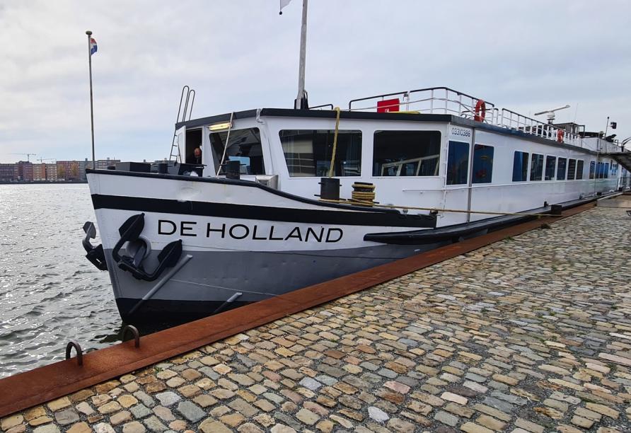Ihr Schiff De Holland heißt Sie herzlich willkommen!