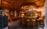 An der Bar können Sie sich mit leckeren Getränken erfrischen.