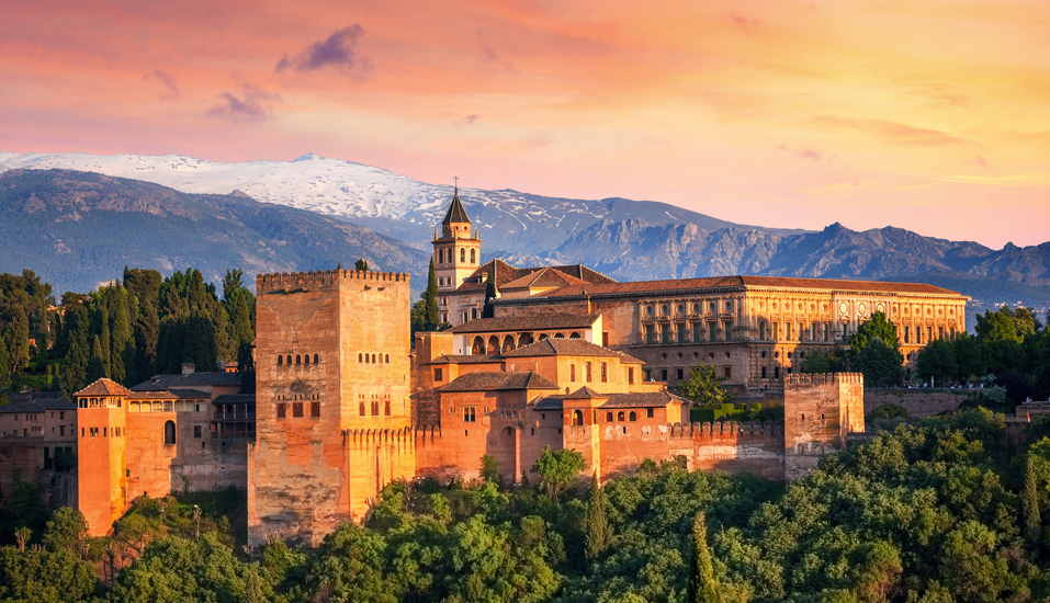 Von der Alhambra in Granada werden Sie mehr als beeindruckt sein.