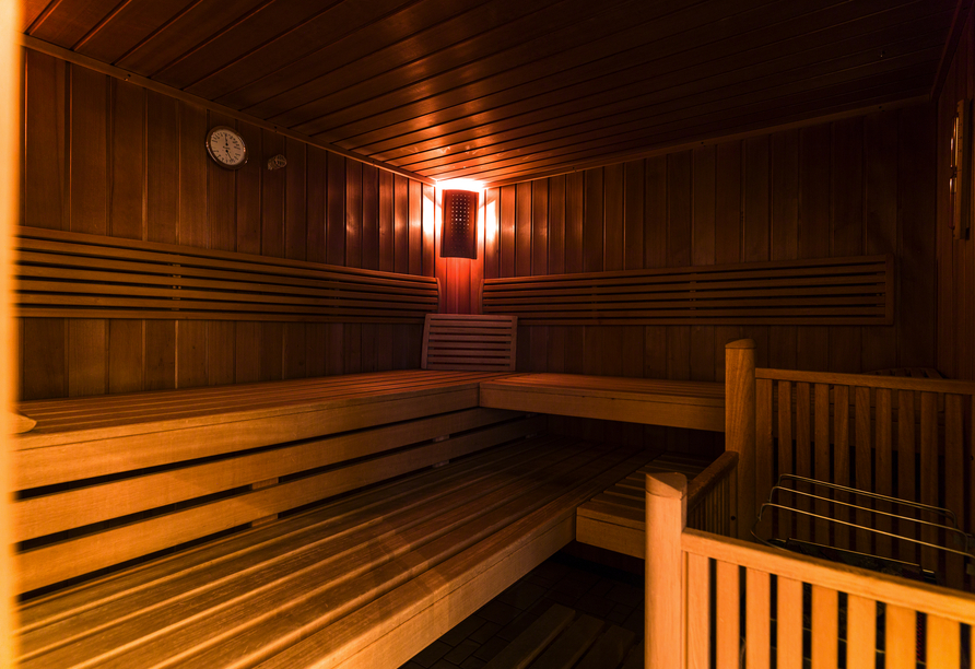 Lassen Sie die Seele baumeln in der Sauna des Hotels.