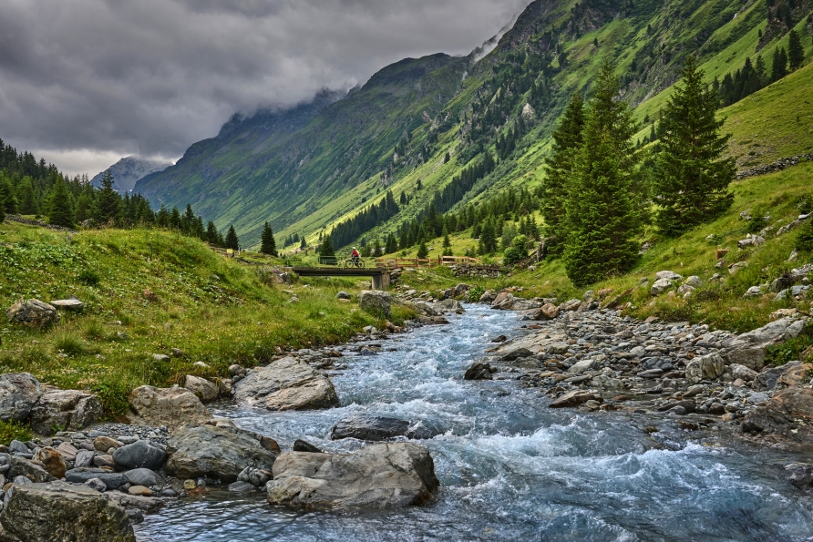 Wunderbare Wanderwege warten in der Region auf Sie. 