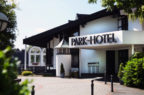 Außenansicht des Parkhotel Nümbrecht