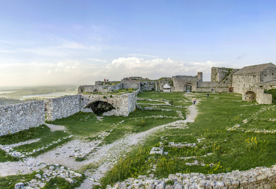 Die Festung Rozafa thront majestätisch westlich der Stadt Shkodra.