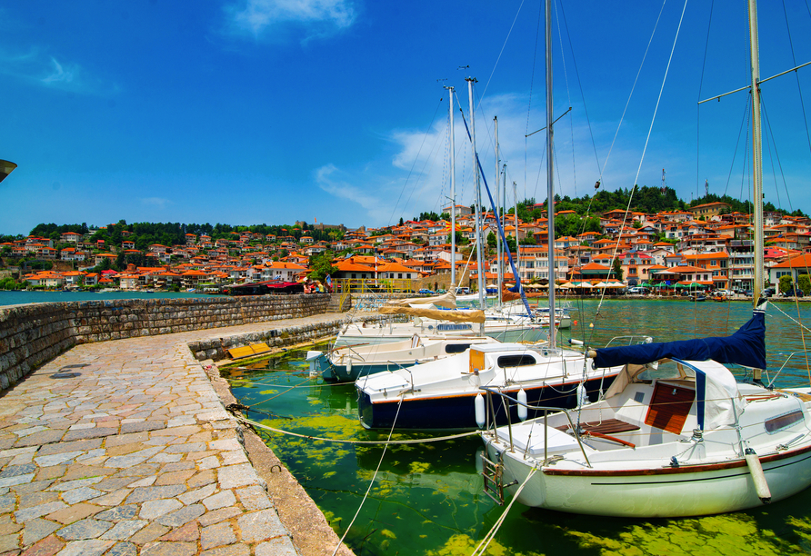 Die Besichtigung der malerischen Stadt Ohrid in Nordmazedonien steht ebenfalls auf dem Programm.