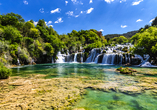 Lassen Sie sich den eindrucksvollen Nationalpark Krka mit dem Wasserfall Skradinski Buk nicht entgehen (optional buchbar).