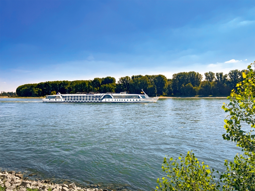 Herzlich willkommen an Bord von COMPASS OPERA!