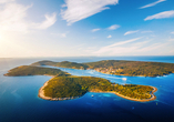 Aussicht auf die Insel Ilovik von der Insel Lošinj 