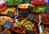 Lassen Sie sich von exotischen Aromen und Früchten auf den mallorquinischen Märkten verzaubern.