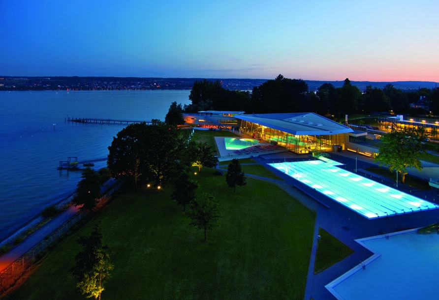 Drohnenansicht der Bodensee–Therme