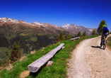 Unternehmen Sie abwechslungsreiche Fahrradtouren durch die traumhafte Davoser Bergwelt.