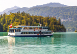Auf dem Wolfgangsee werden regelmäßig Panoramaschifffahrten angeboten.