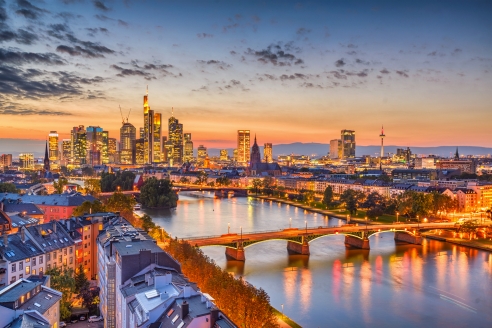 Auch am Abend bietet Frankfurt Ihnen ein wunderschönes Ambiente.