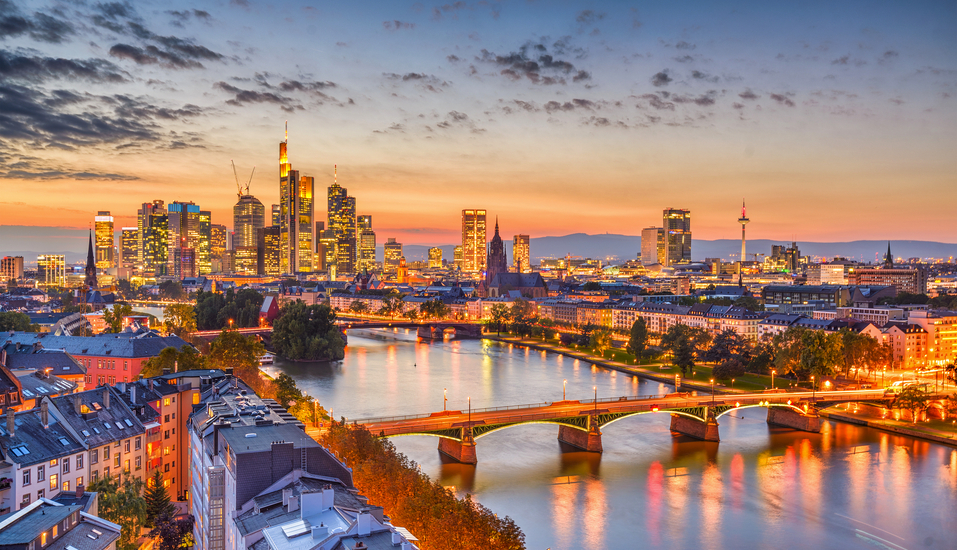 Auch am Abend bietet Frankfurt Ihnen ein wunderschönes Ambiente.