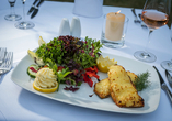 Im Restaurant des Hotels Linderhof werden Ihnen köstliche Spezialitäten serviert.