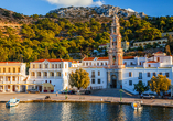 Auf Symi besichtigen Sie das prächtige Kloster Panormitis.