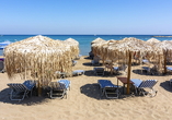 Entspannen Sie an den malerischen Stränden Griechenlands, beispielsweise am Strand von Faliraki.