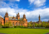 In Glasgow gibt es großartige Gebäude zu entdecken, wie das Kelvingrove Art Gallery und Museum sowie die Glasgow University.