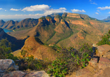 Sie fahren zum Blyde River Canyon und den Three Rondavels – beide sind Teil der atemberaubenden Panoramaroute.