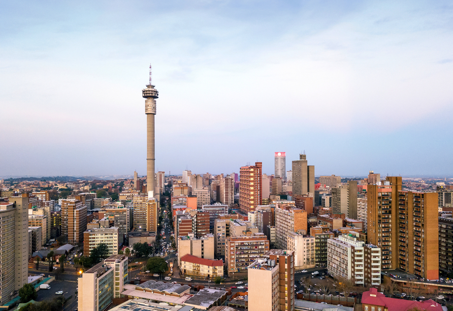 Entdecken Sie während einer optionalen Stadtrundfahrt durch Johannesburg die große Vielfalt der Stadt.