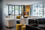 Entspannen Sie in der Panorama-Lounge an Bord der A-ROSA ALEA.