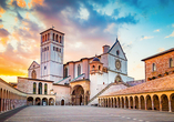 Auch Assisi mit der pittoresken Basilika wird Ihnen bei Buchung des optionalen Ausflugs gezeigt.