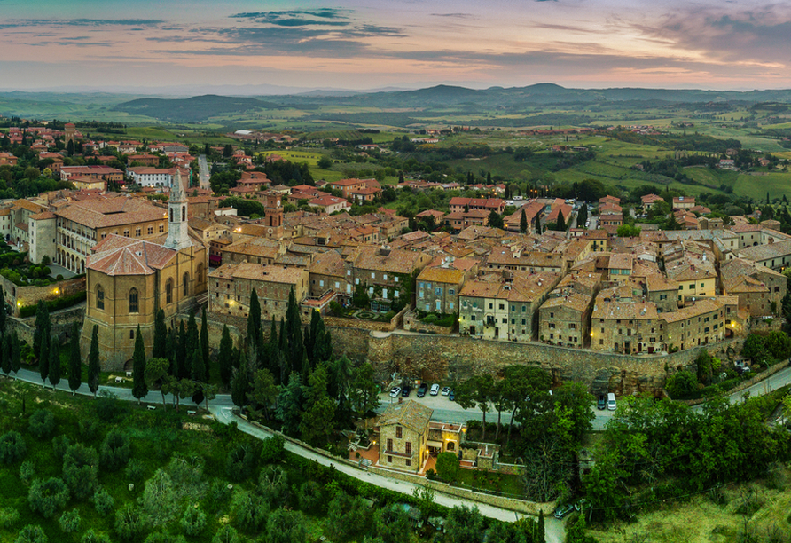 Die Kleinstadt Pienza liegt auf einem Hügel über dem Orcia-Tal und gewährt Einblicke in die Renaissance.