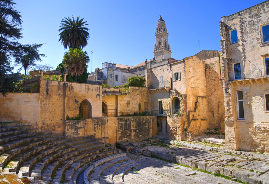 Barocke Bauten und das gut erhaltene römische Amphitheater werden Sie in Lecce zum Staunen bringen.